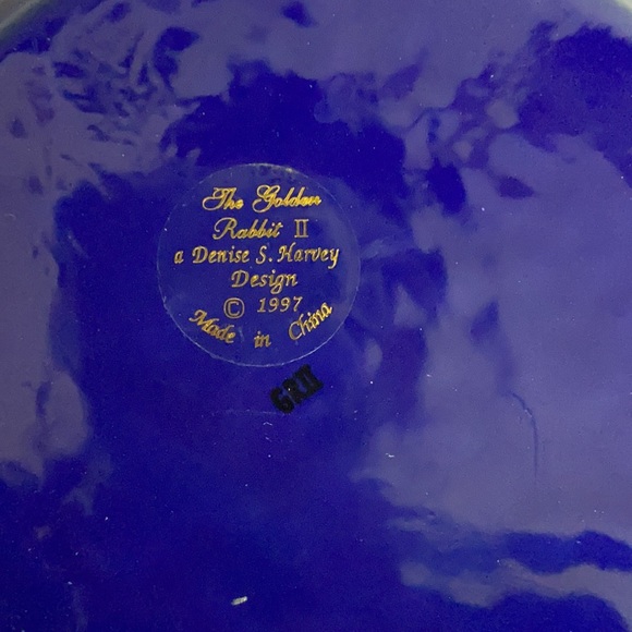 Set Of 2 Vintage 1997 Snowman The Golden Rabbit II Enamelware Plates - Picture 14 of 14